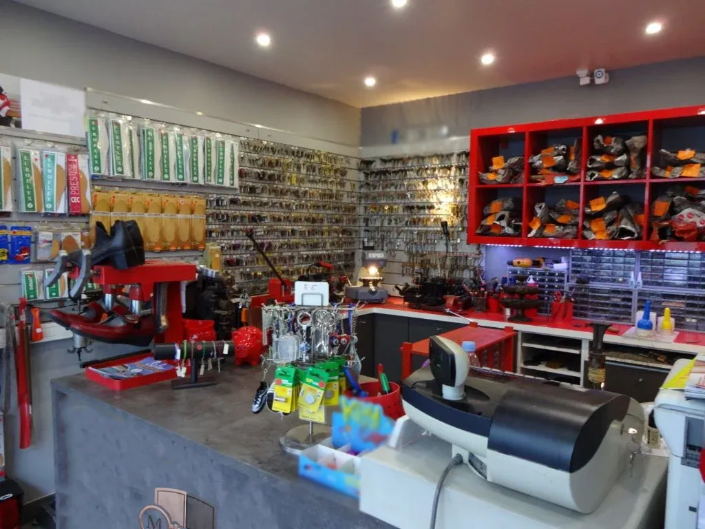 Atelier et boutique de serrurerie Max Vieux-Pont — reproduction de clés à Nanterre (92000)